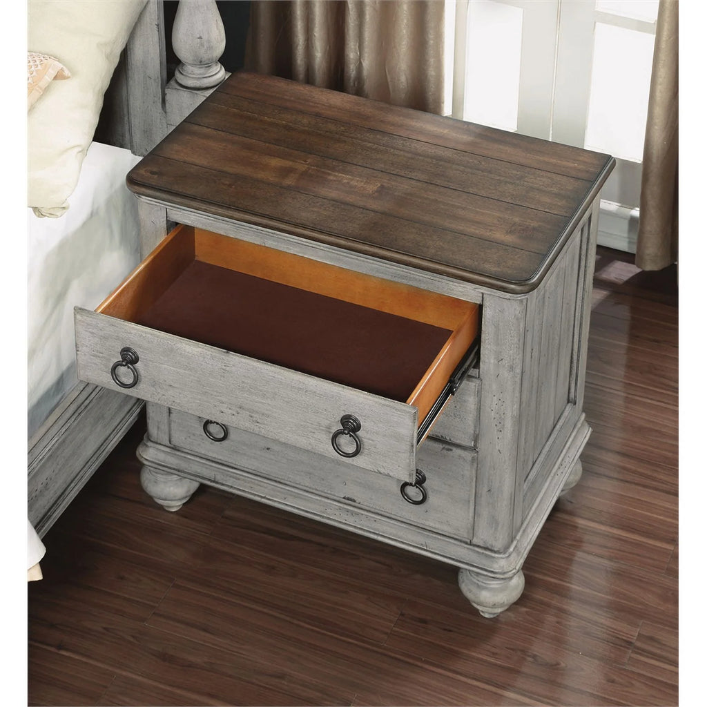 Weathered Gray 3 Drawer Nightstand Y818